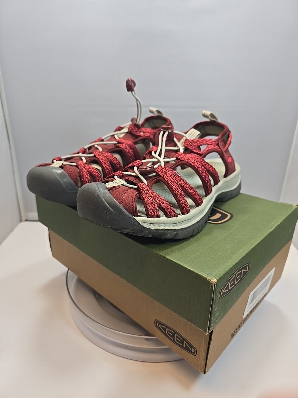 WOMENS SIZE 10.5 KEEN Whisper Closed Toe Durable Hiking Sandals 1028817 Cayenne